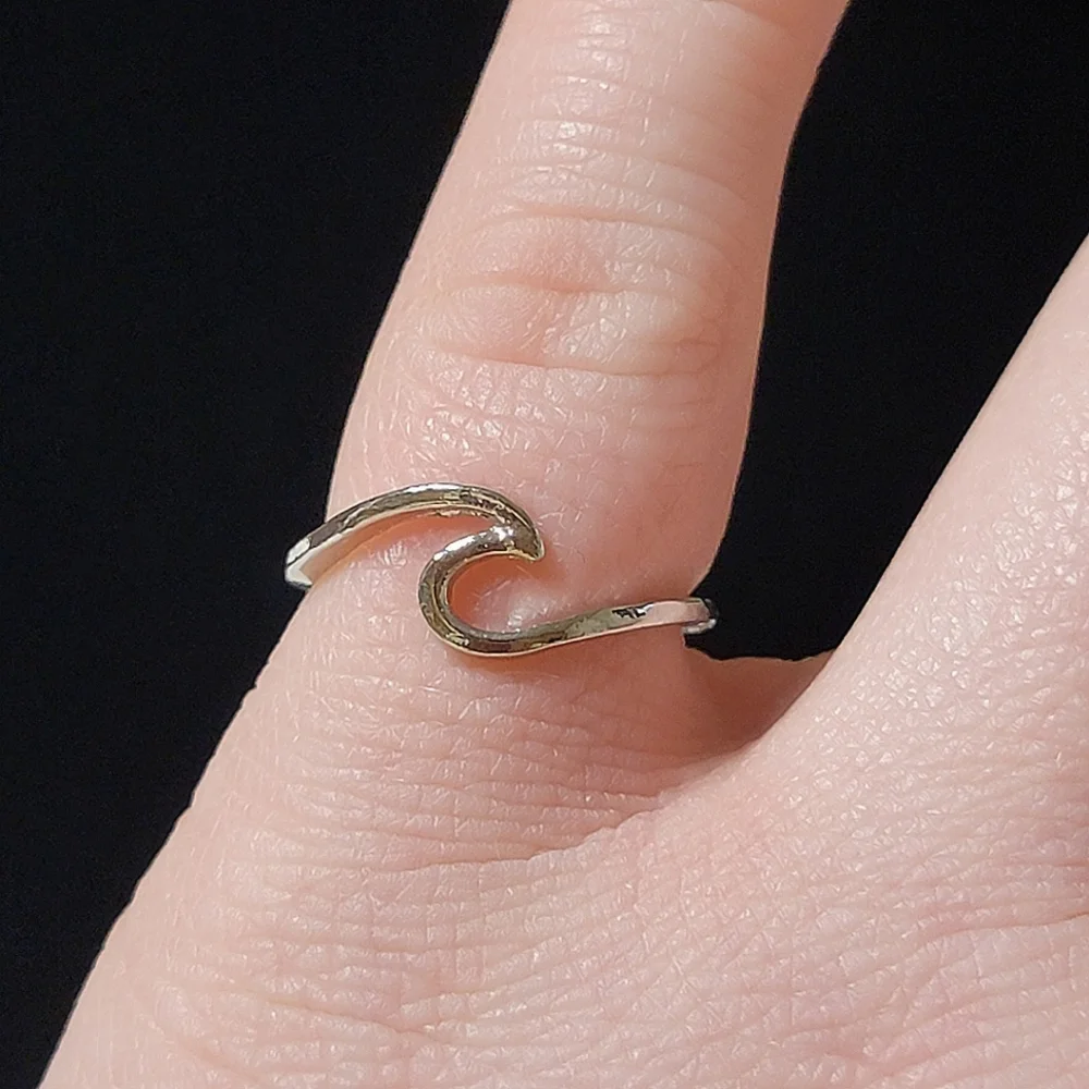 Wave Ring Silver Tone
